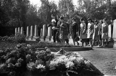 Прага. Ольшанское кладбище. Фото Е. Ткаченко. Май, 1968 г. 